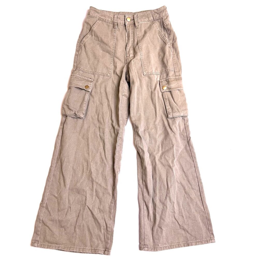 denim cargo pants w/ gold buttons